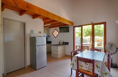 Calcatoggio Apartment | Garden Level Apartment, 3 Bedrooms, 6 Sleeps, Close to Beach in Calcatoggio
