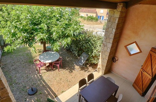 Calcatoggio Apartment | Garden Level Apartment, 3 Bedrooms, 6 Sleeps, Close to Beach in Calcatoggio