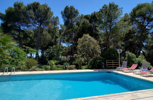 Beziers Villa | Gîte L'amandier located in a quiet area among the pines and close to the beaches