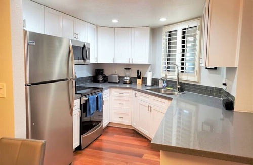 Paradise Valley Village Condo | Golden Getaway 108