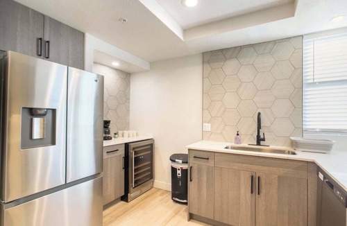 Desert Paradise Estates Apartment | Golf Lover's CozySuites Kierland Commons