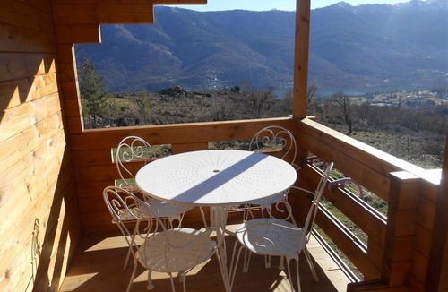 Lozzi Ski Chalet | GOLO - 2 bedroom chalet with private bathroom