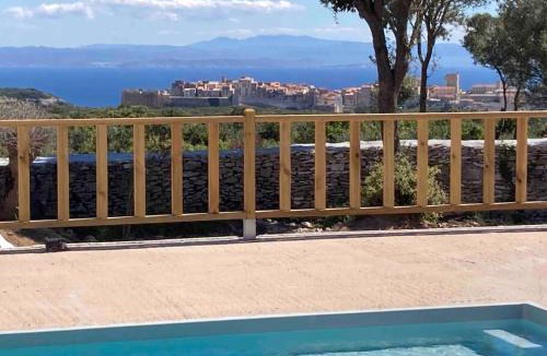 Bonifacio Ski Chalet | Grand chalet d’été avec piscine