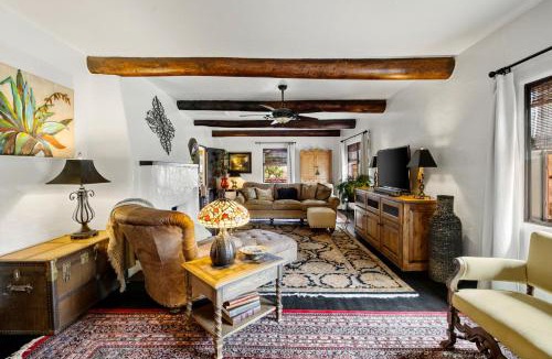 Prescott House | Granite Dells 1-BR House Timeless Décor Trails