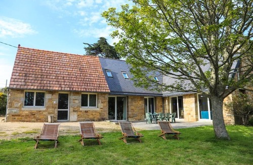 Tregastel House | Grde house, 100m beach, nature, 5 bedrooms + bathroom/wc private, disabled ideal Trégastel