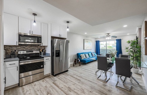 Arcadia Apartment | Great 1BR Apt W/Pool next Fashion Sq Mall & Bars