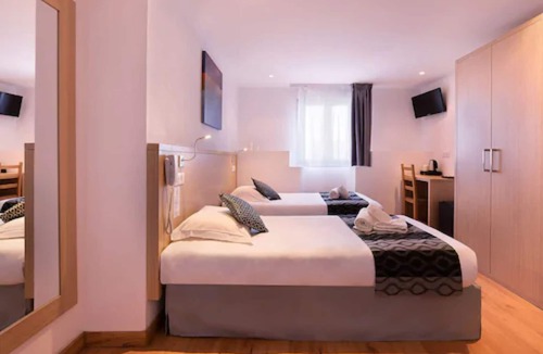 Porto-Vecchio Hotel | Hôtel Holzer II
