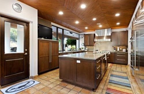 Camelback East House | Happy Roadrunner VRBOs 2023 Vacation Home of the Year