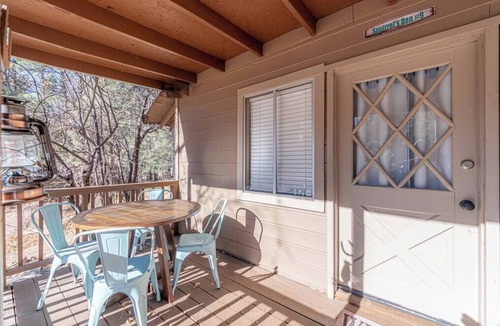 Christopher Creek Cabin | Hideaway forest cabin 9 Squirrels Den