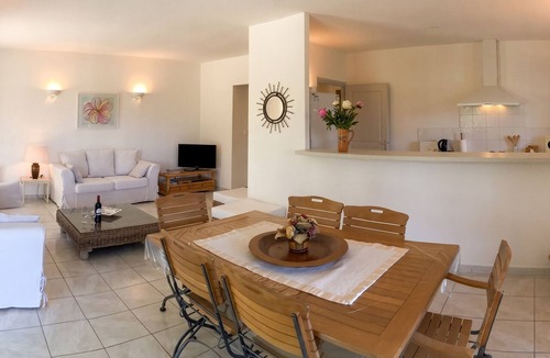 Solaro Villa | Homerez - Villa in Solaro