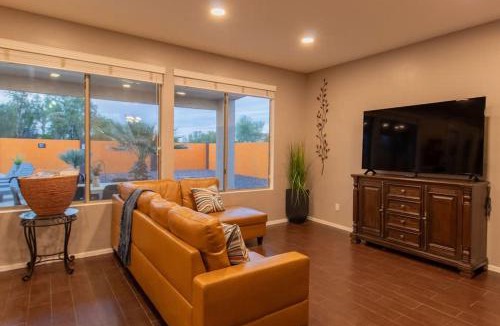 Casa Grande House | Hot Tub Heated Pool Loving Home Villa