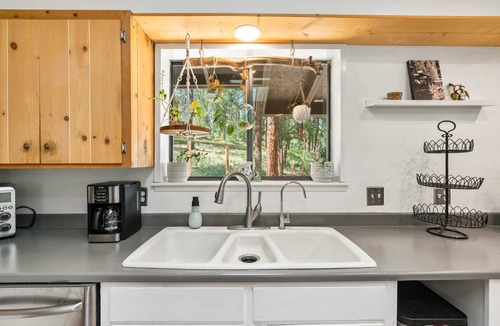 Durango House | Hot tub-Mountain retreat on 4 acres - only 7 mi to downtown Durango