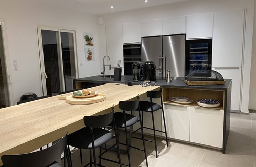 Marine de Saint Ambroggio House | House 150m², 500m from the beach and numerous coves.