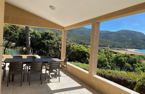 Calcatoggio House | House