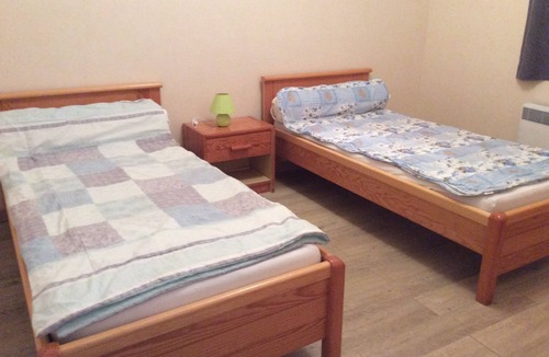 Hourtin House | House + large enclosed garden 5 min walk from center and amenities.