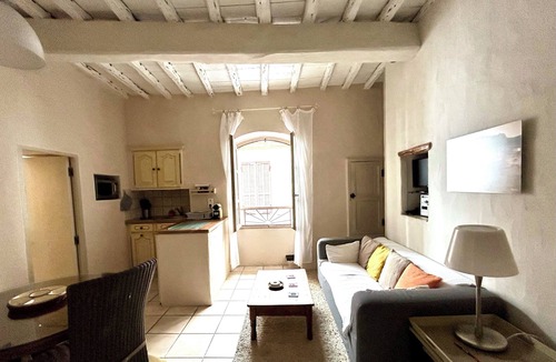 Bonifacio Apartment | IN THE HEART OF THE HISTORIC CENTER, BONIFACIAN APARTMENT FOR 2-3 PEOPLE