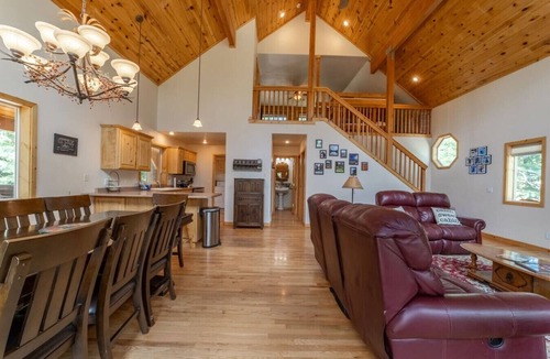Meadow View Heights Apartment | Kenner Retreat! Fire Pit!