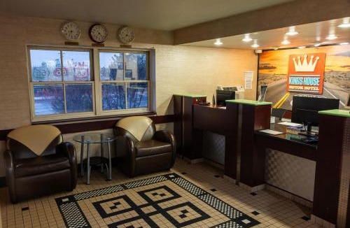 Flagstaff Cabin | Kings House Motor Hotel, a Dazzler Select by Wyndham