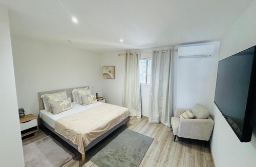 Porto-Vecchio Hotel | L'Aiglon Bylitis