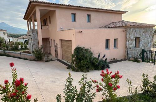 Palasca Villa | L'Osari, villa vue mer, accès plage à pied, golf, jardin clos pour enfants
