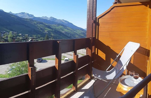 Valmorel Apartment | La Lauzière-Dessous 22 - Charming studio with a movable partition and a small cabin bedroom