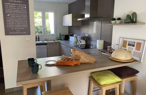 Pineto House | La Marana house, beach 100m away, air-conditioned, terrace and garden. Sleeps 4/6.
