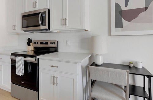 Casas Adobes Apartment | Landing | Chic 3BD, Pool