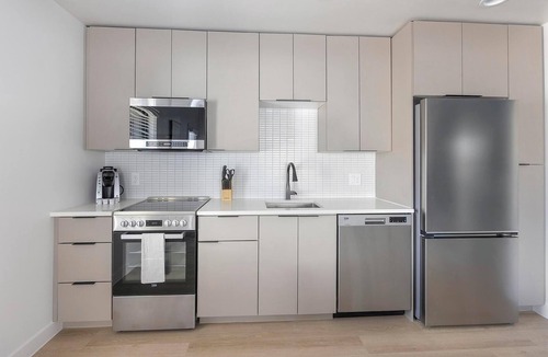 North Mountain Apartment | Landing | Modern 1BD, Clubhouse, Pool