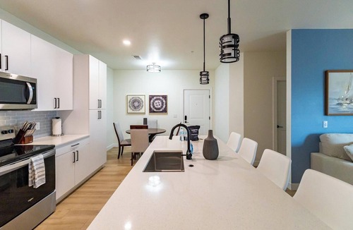 Casa Grande Apartment | Landing | Modern 2BD, Clubhouse, Gym