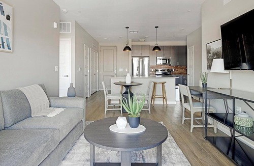 Warehouse District Apartment | Landing | Stunning 2BD, Pool, Rooftop Lounge