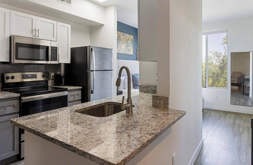 Tempe Apartment | Landing | Stylish Studio, Pool, Rooftop Lounge