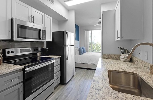 Tempe Apartment | Landing | Stylish Studio, Pool, Rooftop Lounge
