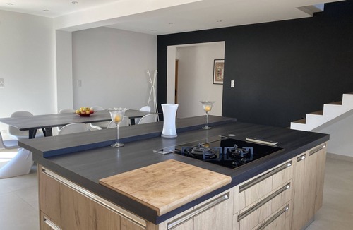 Arles Villa | Large air-conditioned villa with heated pool and enclosed garden 5min from Arles