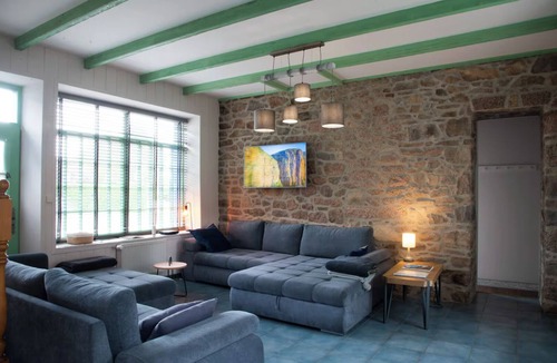 Perros-Guirec House | Large Gîte, Walking distance to beach, PMR, Villa Capucine.