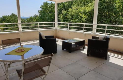Saint-Marcel-d'Aredeche House | Le Clos du Grand Chêne - gîtes 4 étoiles -