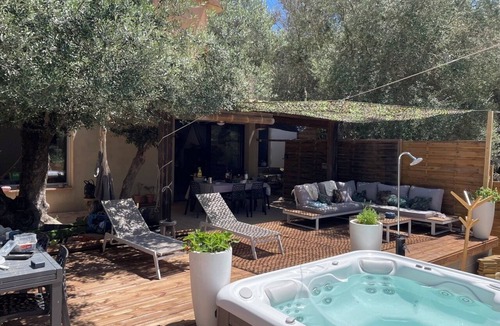 Bonifacio House | Le refuge du maquis, Le refuge du maquis