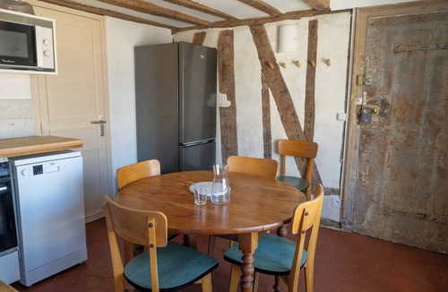 Saint-Louis Apartment | Le Royale6 · Calm & Stylish F4, Family‑Friendly, Steps from Castle & Stations