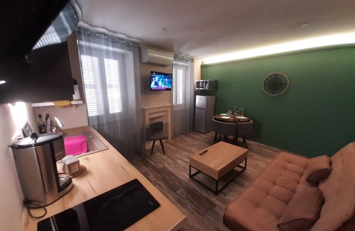 Bourg-Saint-Andeol Apartment | "Les IRIS" APT 107, T2 COSY, 30 m2, 1 bedroom with TV