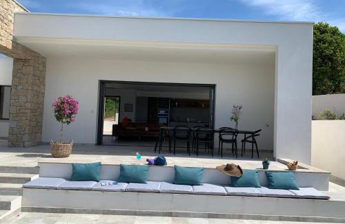 Pietrosella Villa | LES VILLAS DU DOMAINE NAPOLEON CORSICA vue mer et piscine