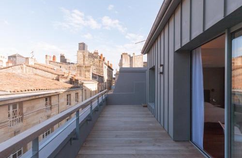 Hotel de Ville - Quinconces Bed & Breakfast | LOFT luxe hyper centre: terrasse/piscine/salle de sport