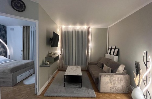 Chantiers Apartment | Logement spacieux près du Château de Versailles et Parking