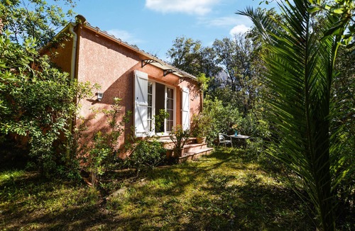 Afa House | Lovely home in AFA with house a panoramic view