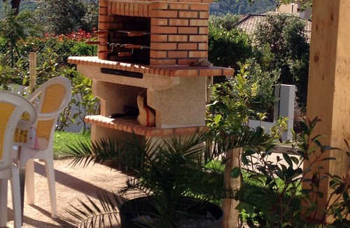 Molini Apartment | Lower villa, 1.7 km from Agosta beach, air-conditioned BBQ, terrace & private parking