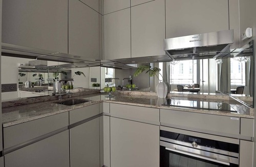 Paris City Center Apartment | Luxurious Parisian Perfection - Île de la Cité-Notre Dame-Cafes