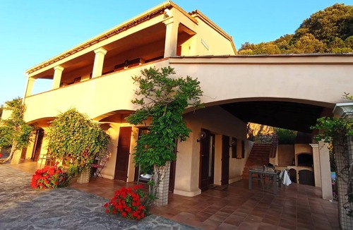 Calcatoggio Villa | Luxurious Villa with breathtaking panoramic sea and mountain views