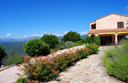 Calcatoggio Villa | Luxurious Villa with breathtaking panoramic sea and mountain views
