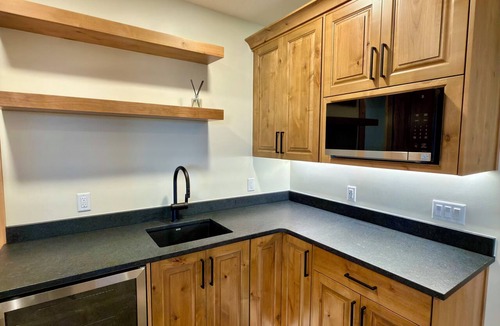 St. Charles Cabin | Luxury Bear Lake Cabin at Big Arm Farm - Sleeps 8
