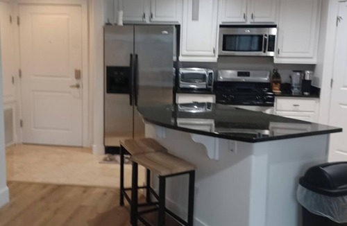 Tempe Condo | Luxury Charming 2-bedroom condo in Tempe Town Lake , pool, gym, car garage WiFi