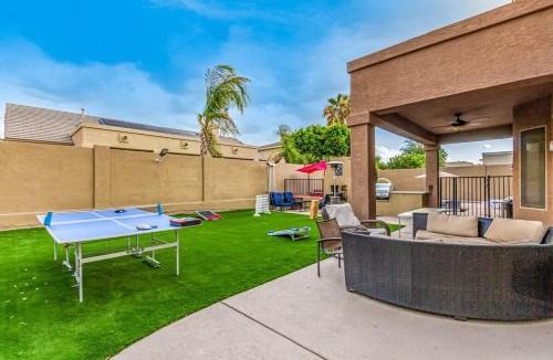 Glendale House | Luxury Cul-De-Sac Home With Heated Pool & 5BR