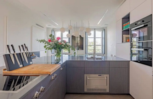 4th Arrondissement Apartment | Luxury Ile St Louis, Paris with views of Seine in every room, AC, Elevator